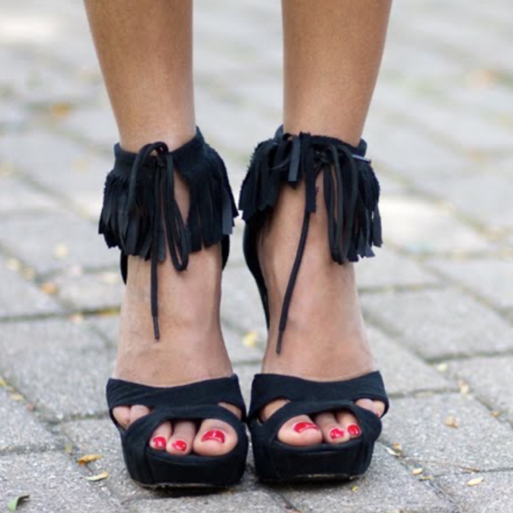 Steve Madden Fringe Heels Black Suede Platform